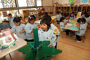 クリスマスツリーの制作　ぱんだ