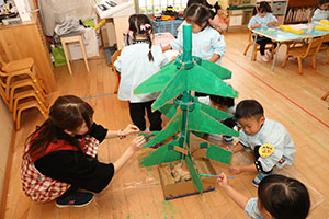 クリスマスツリーの制作　ぱんだ