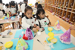 クリスマスの帽子の制作　A