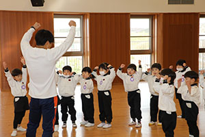 体操教室　ー跳び箱ー　すみれ