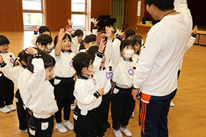 体操教室　ー跳び箱ー　すみれ