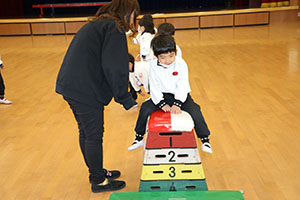 体操教室　ー跳び箱ー　すみれ