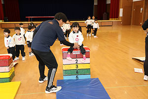 体操教室　ー跳び箱ー　ばら