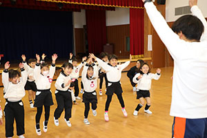 体操教室　ー跳び箱ー　ばら