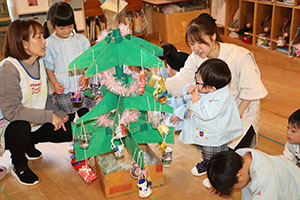 クリスマスツリーの飾り付け✨🎄　ぱんだ