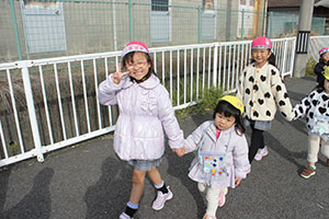 お散歩へでかけました　あひる・ばら