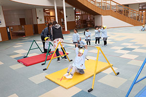 鉄棒にチャレンジ！　ぱんだ