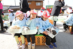 ふれあい動物園　たのしかったね　年少組