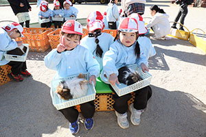 ふれあい動物園　たのしかったね　年少組
