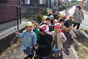 お散歩へでかけました　りす・ぱんだ