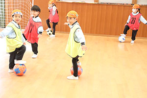 ヴィアティン三重　サッカー教室が開かれました　E・全クラス集合写真