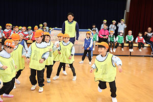 ヴィアティン三重　サッカー教室が開かれました　E・全クラス集合写真