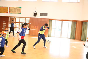 ヴィアティン三重　サッカー教室が開かれました　E・全クラス集合写真
