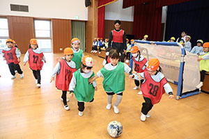 ヴィアティン三重　サッカー教室が開かれました　E・全クラス集合写真