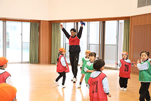 ヴィアティン三重　サッカー教室が開かれました　E・全クラス集合写真