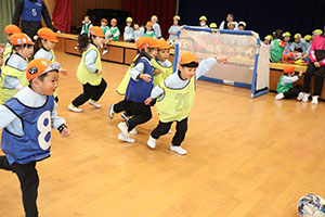 ヴィアティン三重　サッカー教室が開かれました　E・全クラス集合写真