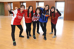 ヴィアティン三重　サッカー教室が開かれました　E・全クラス集合写真