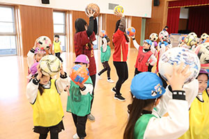 ヴィアティン三重　サッカー教室が開かれました　C・D