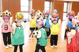 ヴィアティン三重　サッカー教室が開かれました　C・D