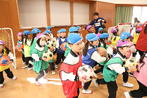 ヴィアティン三重　サッカー教室が開かれました　C・D