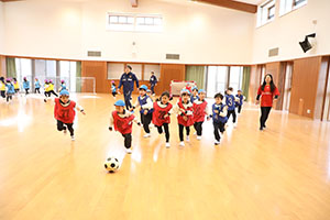 ヴィアティン三重　サッカー教室が開かれました　C・D