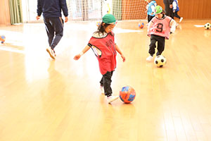 ヴィアティン三重　サッカー教室が開かれました　A・B