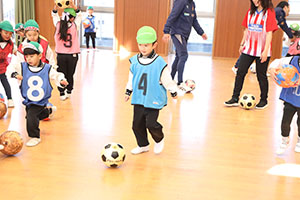 ヴィアティン三重　サッカー教室が開かれました　A・B