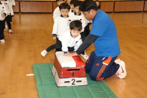体操教室 　ー跳び箱ー　こあら