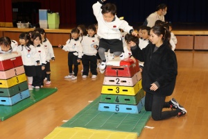 体操教室 　ー跳び箱ー　こあら