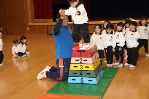 体操教室 　ー跳び箱ー　こあら