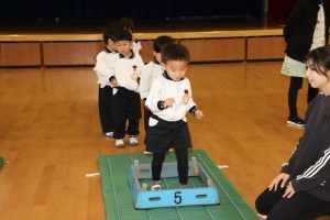 体操教室 　ー跳び箱ー　きりん