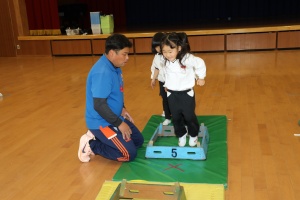 体操教室 　ー跳び箱ー　きりん