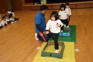 体操教室 　ー跳び箱ー　きりん