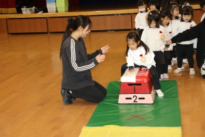 体操教室 　ー跳び箱ー　きりん