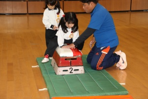 体操教室 　ー跳び箱ー　きりん