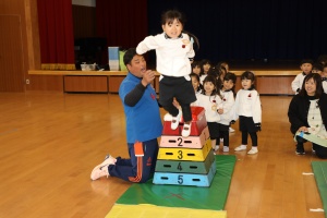 体操教室 　ー跳び箱ー　きりん