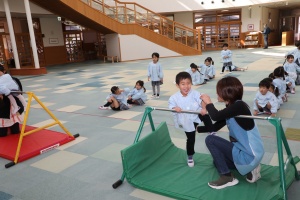 鉄棒頑張っています　こあら