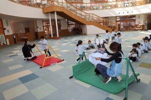 鉄棒頑張っています　こあら