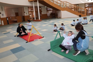 鉄棒頑張っています　こあら