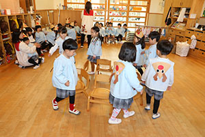 いす取りゲーム　きりん