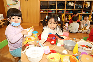 朝の自由遊び　ぺんぎん