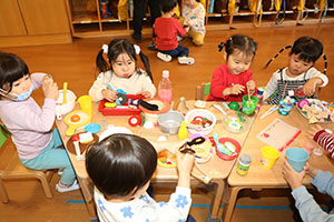 朝の自由遊び　ぺんぎん