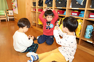 朝の自由遊び　ぺんぎん