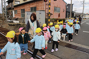 お散歩へでかけました　ひよこ・ひまわり