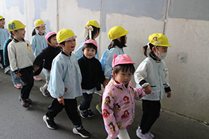 お散歩へでかけました　ひよこ・ひまわり