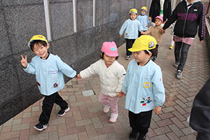 お散歩へでかけました　ひよこ・ひまわり