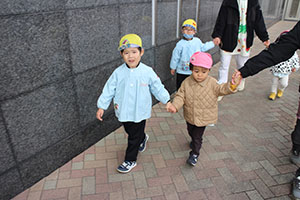 お散歩へでかけました　ひよこ・ひまわり