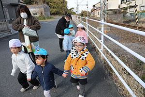 お散歩へでかけました　ぺんぎん・たんぽぽ