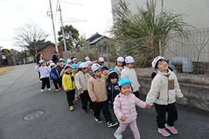 お散歩へでかけました　ぺんぎん・たんぽぽ