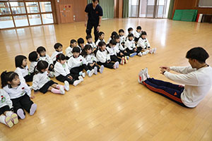 体操教室 　ー跳び箱ー　ことり